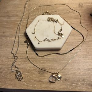 3 beautiful Necklace from Zara, Topshop and Urban Outfitters